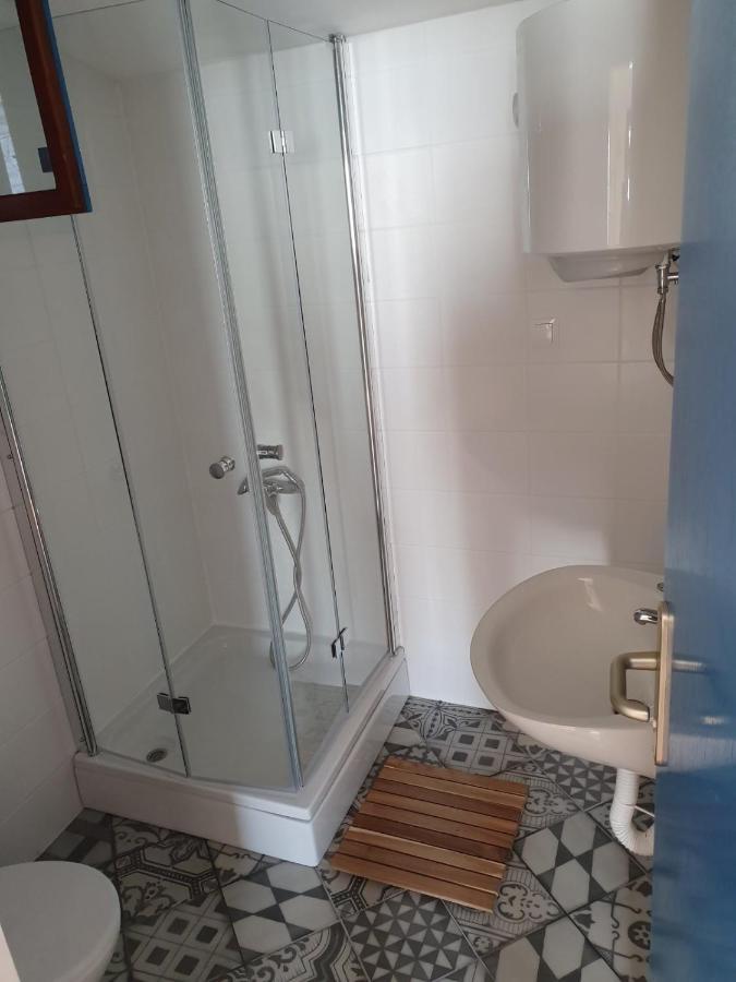 Apartments Bassi Stara Baška Esterno foto