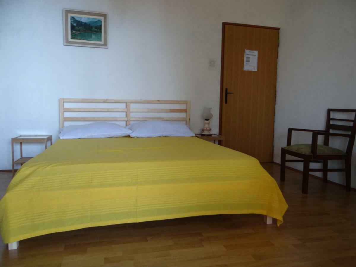 Apartments Bassi Stara Baška Esterno foto